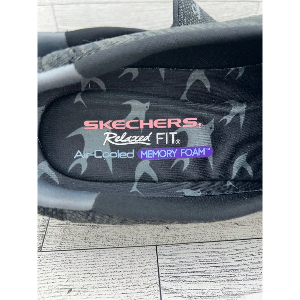Skechers Relaxed Fit 44915 Black Knit Slip On Sneakers Womens Size 9 Memory Foam